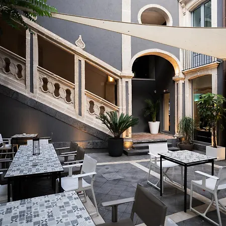 Palazzo Sangiorgio 5*