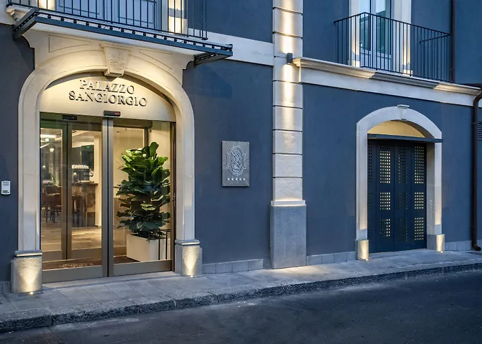 Palazzo Sangiorgio 5*